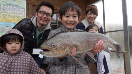 フィッシングレイクたかみや 釣果