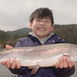 フィッシングレイクたかみや 釣果