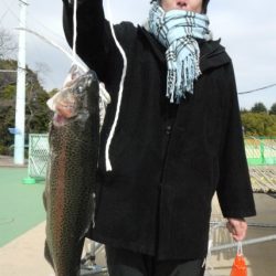 としまえんフィッシングエリア 釣果