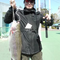 としまえんフィッシングエリア 釣果