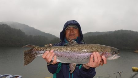 フィッシングレイクたかみや 釣果