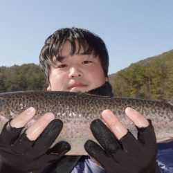フィッシングレイクたかみや 釣果