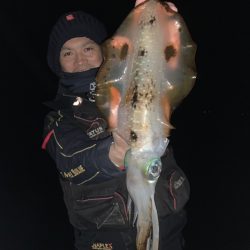 初春の浮きアオリ釣りはゲスト満載！【角田裕介氏連載記事浮きアオリイカ釣り 第29弾】