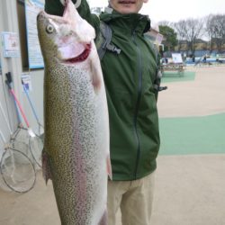 としまえんフィッシングエリア 釣果