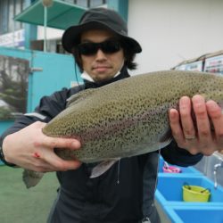 としまえんフィッシングエリア 釣果