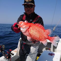 エンペラー 釣果