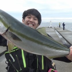 ポーアイ沖で初の青物！