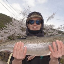フィッシングレイクたかみや 釣果