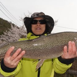 フィッシングレイクたかみや 釣果