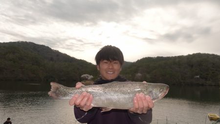 フィッシングレイクたかみや 釣果