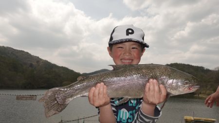 フィッシングレイクたかみや 釣果