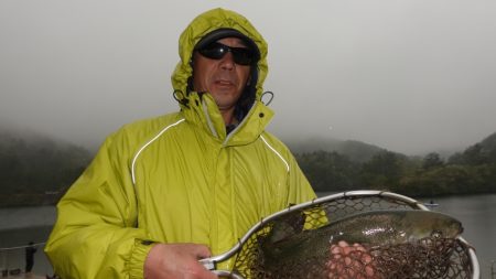 フィッシングレイクたかみや 釣果