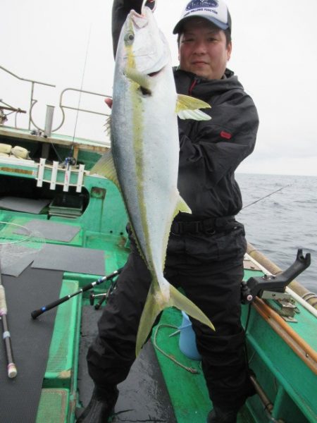 真祐丸 (しんゆうまる) 釣果