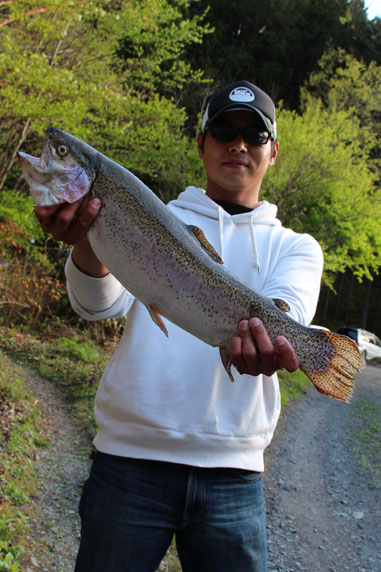 小菅トラウトガーデン 釣果