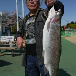 としまえんフィッシングエリア 釣果