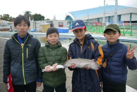 としまえんフィッシングエリア 釣果