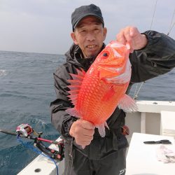 エンペラー 釣果