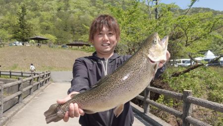 フィッシングレイクたかみや 釣果