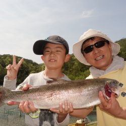 フィッシングレイクたかみや 釣果