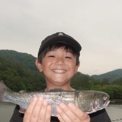 フィッシングレイクたかみや 釣果