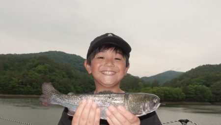 フィッシングレイクたかみや 釣果