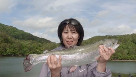 フィッシングレイクたかみや 釣果