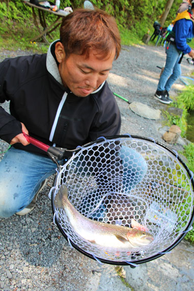 小菅トラウトガーデン 釣果