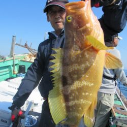 真祐丸 (しんゆうまる) 釣果