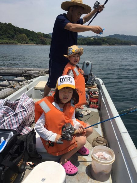 小型和船からのアジサビキ釣り