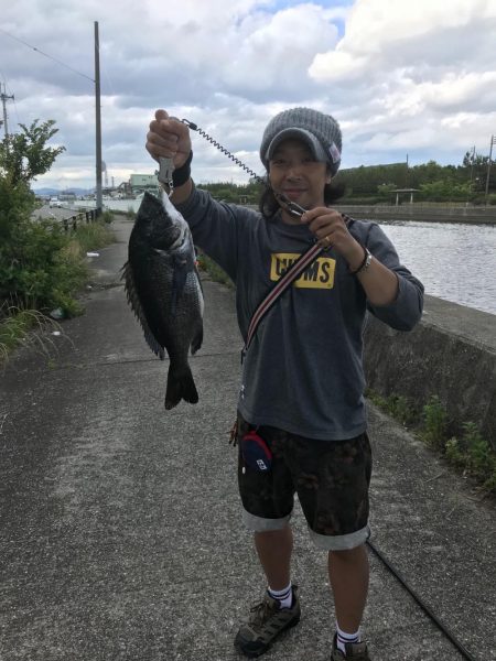 50チヌ4匹、釣れすぎ！腕いたい(笑)