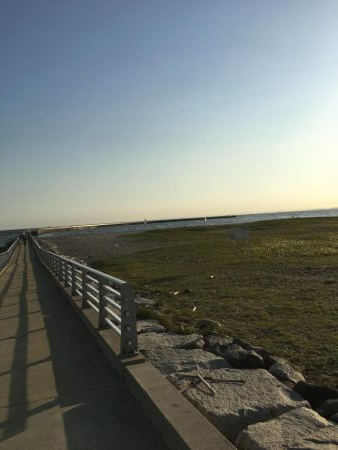 検見川浜の突堤にて