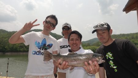 フィッシングレイクたかみや 釣果