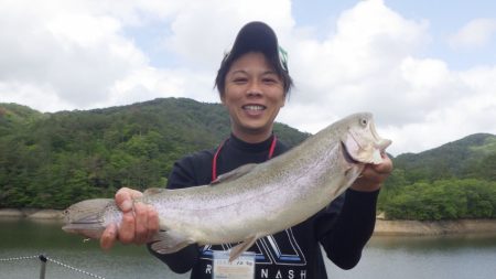 フィッシングレイクたかみや 釣果
