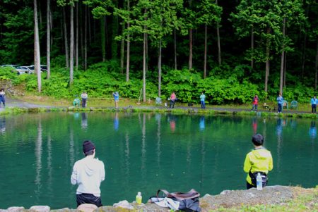 小菅トラウトガーデン 釣果