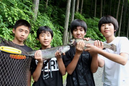 小菅トラウトガーデン 釣果