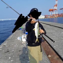 ポーアイ沖で9目