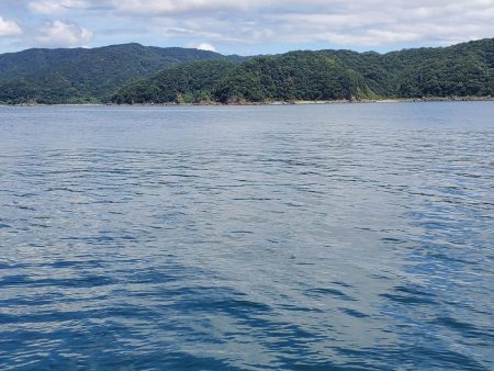 台風前の一文字に