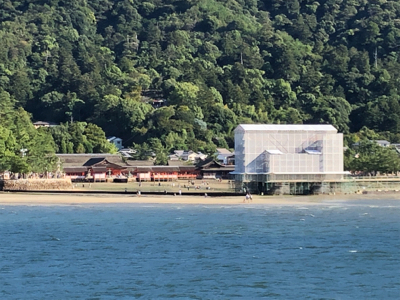 神聖なところで釣り遊び