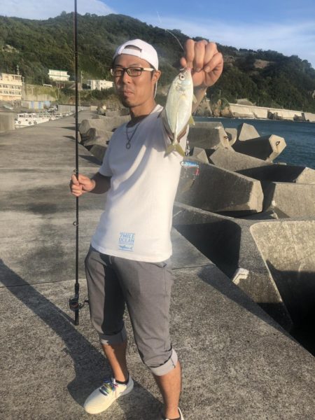 台風の影響で海は荒れていましたが