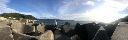 台風の影響で海は荒れていましたが