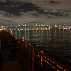 舞洲に接岸しました