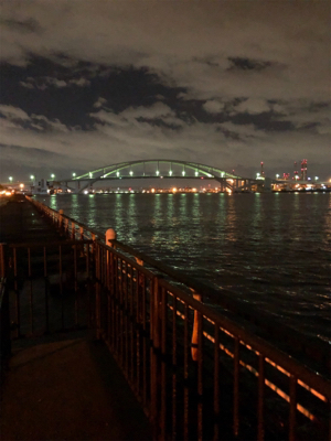 舞洲に接岸しました