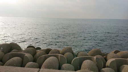 淡路の夜明けにサーべリング〜牙狩り師