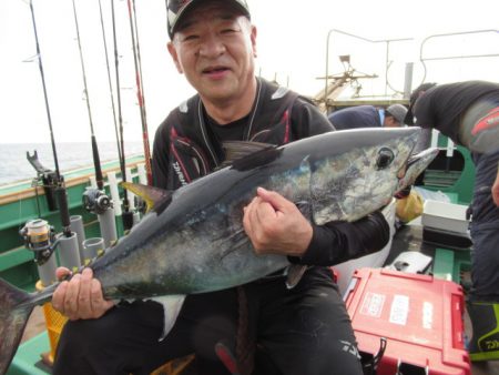 真祐丸 (しんゆうまる) 釣果