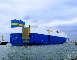 台風後のショアジギ