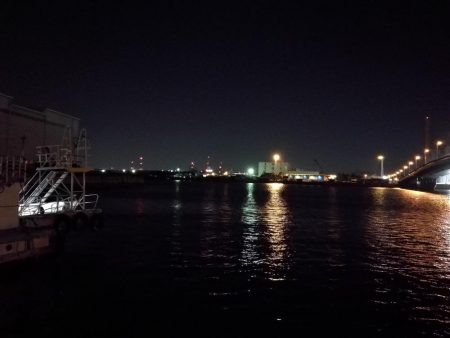 南港釣行 （10/16 肌寒い南港タチウオ釣り 2本 釣果有り）