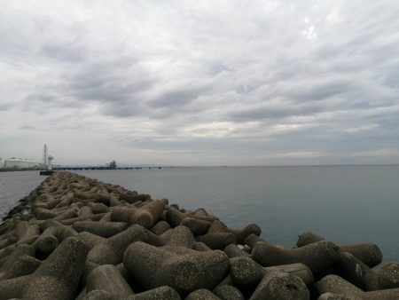 台風前のショアジギング