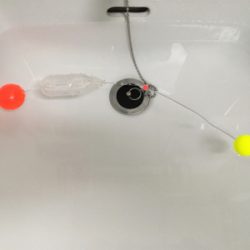 自作仕掛けでサヨリ釣り