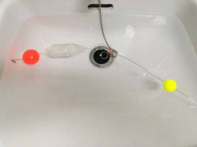 自作仕掛けでサヨリ釣り