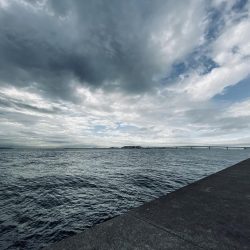 雨降らずガラガラ